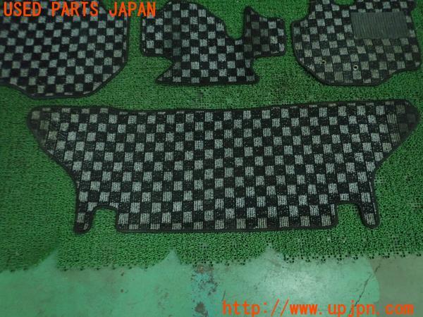 3UPJ=10570628]ハイエースバン200系(KDH205V)レジアスエース 1型 フロアマット チェック柄 運転席 助手席 後席 4点 中古_m3