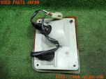 3UPJ=10650523]ランクル80系(FZJ80G)後期 純正 コンビ 左コーナーランプ ライト ハロゲン 中古_s2