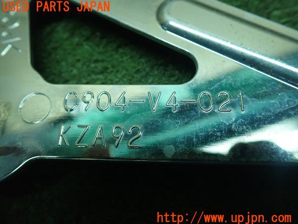 3UPJ=10800001]CX-8(KG2P)純正 ナンバーフレーム C904-V4-021 中古_m3