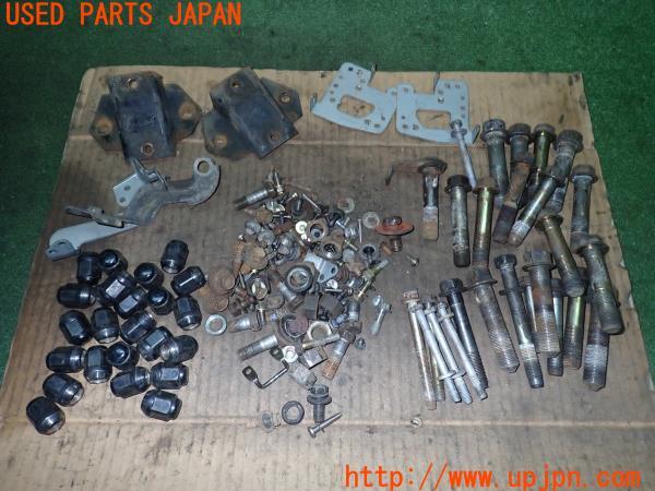 3UPJ=10960720]ランクルプラド(KZJ78W)後期 ネジ・ナット・ステー類 セット ジャンク_m0