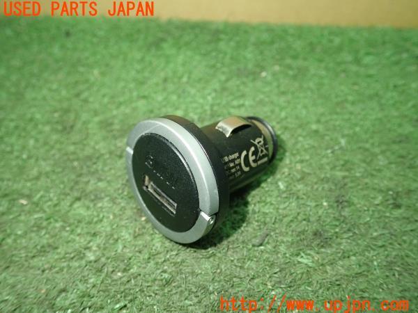 3UPJ=11000512]BMW X3(WY20 F25)前期 純正 USBソケット 中古_m0