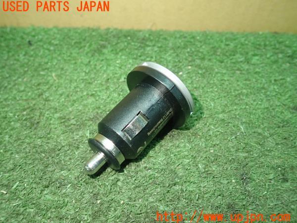 3UPJ=11000512]BMW X3(WY20 F25)前期 純正 USBソケット 中古_m1