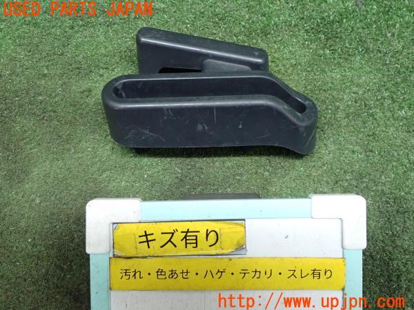 3UPJ=11050652]レクサス CT200h 初代(ZWA10)初期型 純正オプション ポータブルオーディオホルダー 58880-76010 小物入れ 中古_m0