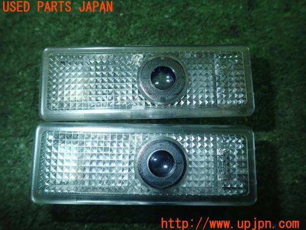 3UPJ=11120590]BMW 645Ci クーペ(EH44 E63)前期 社外 カーテシランプ メーカーロゴ 中古_m3