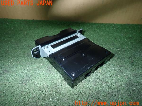 3UPJ=11190503]ヴェルファイアハイブリッド(ATH20W)純正ビルトイン ETC車載器 08686-00310 中古_m2