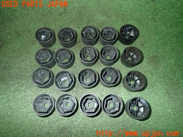 3UPJ=11220976]VW ゴルフ(AUDFG)純正 ホイールボルトキャップ 中古_m1