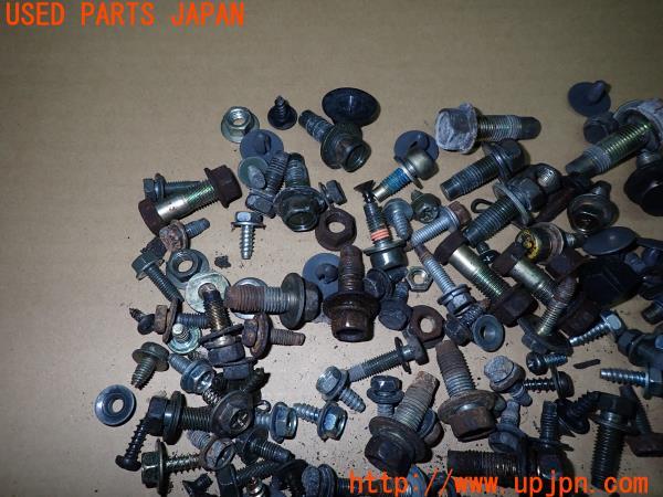 3UPJ=11250720]スカイライン GTS 3代目(HR33) ネジ・ナット・ステー類 セット ジャンク_m1