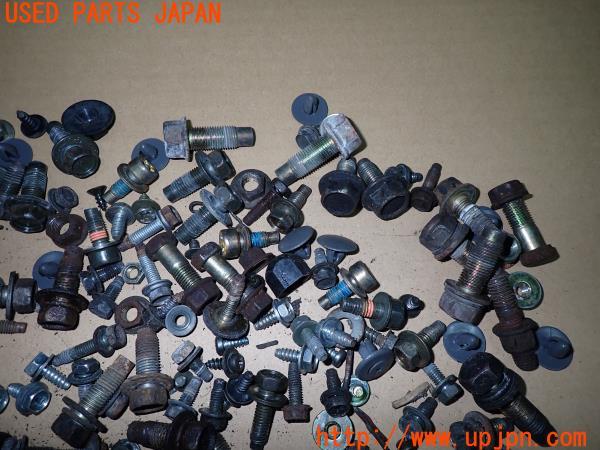 3UPJ=11250720]スカイライン GTS 3代目(HR33) ネジ・ナット・ステー類 セット ジャンク_m3