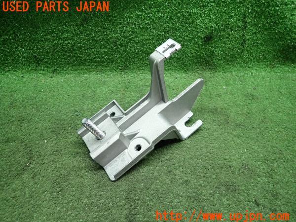3UPJ=11280422]VW ザ・ビートル(16系)前期 2013y 純正 コンソールブラケット 5C5864273B 金具 取付 ステー 中古_m0