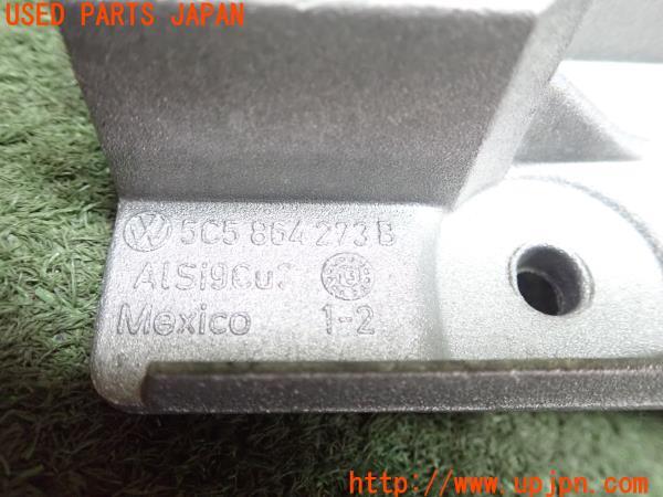 3UPJ=11280422]VW ザ・ビートル(16系)前期 2013y 純正 コンソールブラケット 5C5864273B 金具 取付 ステー 中古_m2