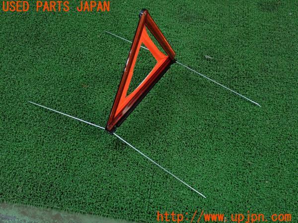 3UPJ=11490643]ボルボ V90 2代目(PB420PA PB系)2018y 純正 三角表示板 停止板 27R 03 3996 中古_m2