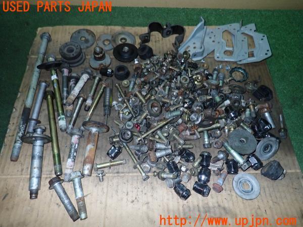 3UPJ=11520720]ハイラックスサーフ(RZN185W)中期 ネジ・ナット・ステー類 セット ジャンク_m0