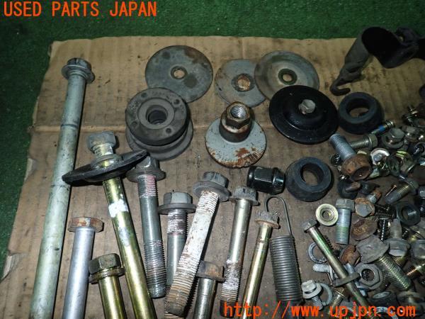 3UPJ=11520720]ハイラックスサーフ(RZN185W)中期 ネジ・ナット・ステー類 セット ジャンク_m1