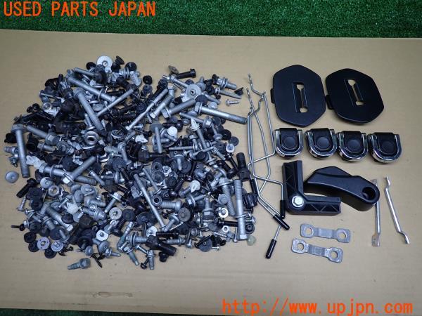 3UPJ=11570720]BMW X3(F25)2015y LCI 後期 ネジ・ナット・ステー類 セット ジャンク_m0