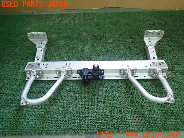 3UPJ=11580715]アバルト 124スパイダー(NF2EK)マツダ純正 ロールバー 中古_m1