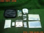 3UPJ=11760643]Porsche ポルシェ911(996)純正 救急セット ガーゼ 三角巾 パールタイ シート 中古_s2