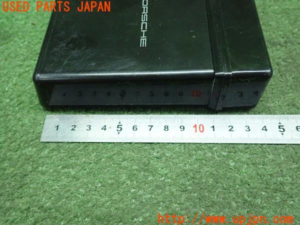 3UPJ=11760652]Porsche ポルシェ911(996)カレラ4クーペ 前期 純正 セームケース メンテナンス プラケース 小物 中古_m4