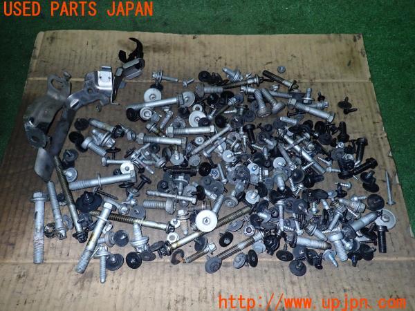 3UPJ=11790720]BMW 420i(4A20 F36)前期 ネジ・ナット・ステー類 セット ジャンク_m0
