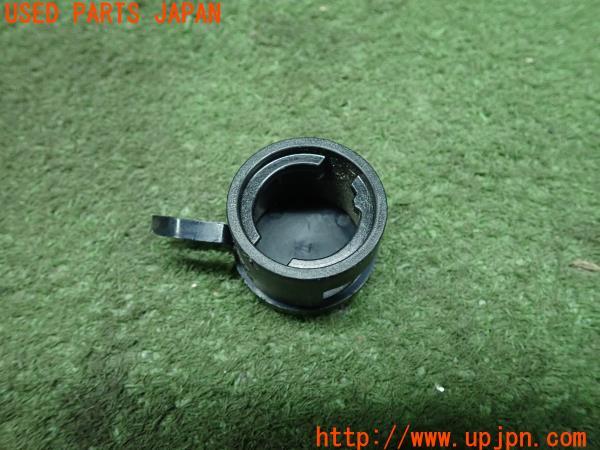 3UPJ=11800800]BMW X3(F25)2013y 純正 バッテリー ポジティブポール ケーブルキャップ カバー 100573 中古_m2