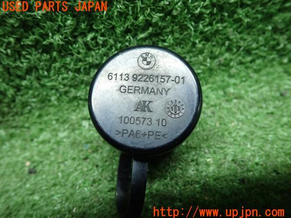 3UPJ=11800800]BMW X3(F25)2013y 純正 バッテリー ポジティブポール ケーブルキャップ カバー 100573 中古_m3