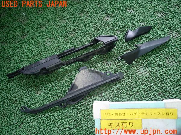 3UPJ=11840431]ドゥカティ・1199 パニガーレ S トリコローレ(ZDMH802JACB)純正 チェーンカバー 中古_m0