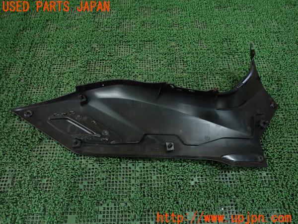 3UPJ=11850005]ヤマハ・トリシティ 300(SH15J)2022y 純正 左サイドカバー 中古		_m3