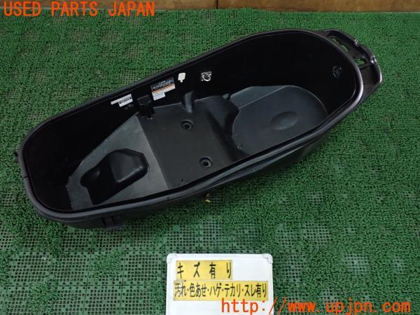 3UPJ=11850536]ヤマハ・トリシティ 300(SH15J)2022y 純正 メットイン シート下ボックス 中古		_m0