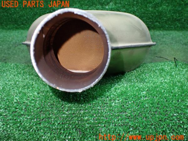 3UPJ=11880159]BMW 320d ツーリング(F31)2013y 前期  触媒 マニバーター マテリアル 約1.8Kg 切断加工品 ジャンク_m4