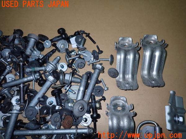 3UPJ=11880720]BMW 320d ツーリング(F31)2013y 前期 ネジ・ナット・ステー類 セット ジャンク _m3