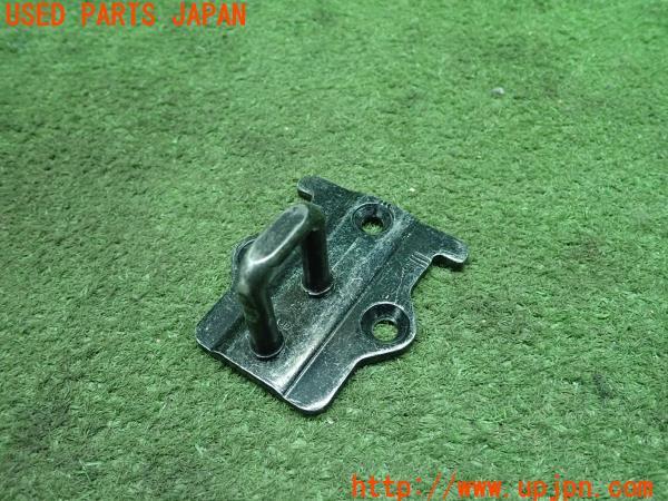 3UPJ=11910133]BMW M6 カブリオレ(F12)2012y brose トランクリッドストライカー 7199178 ロック ラッチ 金具 受け 中古_m2