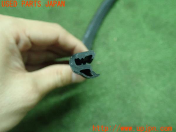 3UPJ=11950013]WRX S4(VAG C型)社外 ドアモール 中古_m4