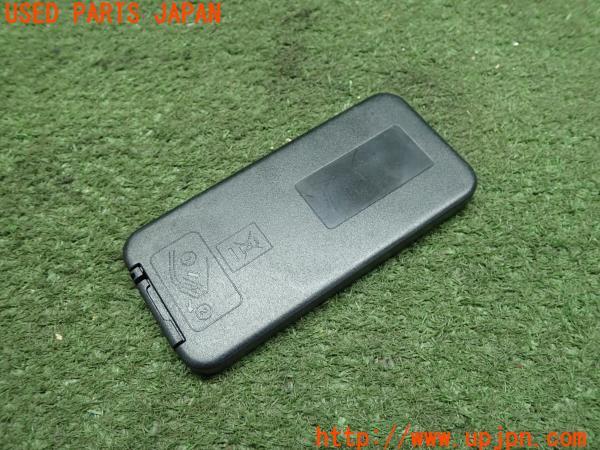 3UPJ=11980542]カード型リモコン FMトランスミッター MP3 カーソケット 中古_m2
