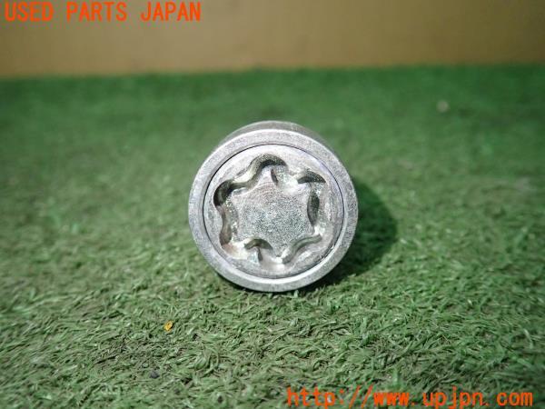 3UPJ=12090968]VW ゴルフ ヴァリアント(CDDFYV)純正 ロックナット 中古_m2