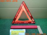 3UPJ=12120643]BMW アクティブハイブリッド5(FZ35 F10)後期 純正 三角表示板 6 770 487 中古_s0