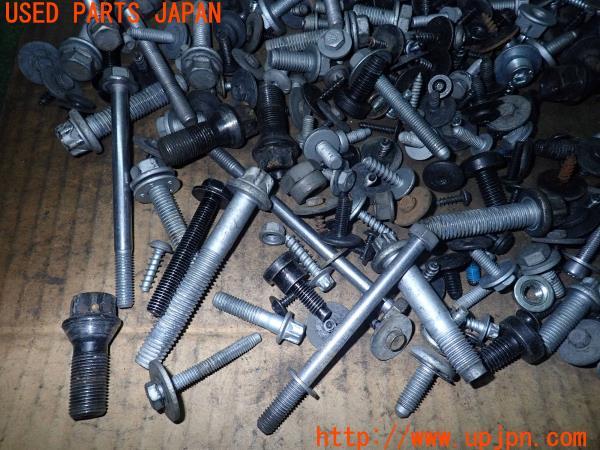 3UPJ=12140720]BMW アクティブハイブリッド5(FZ35 F10)前期 ネジ・ナット・ステー類 セット ジャンク_m3