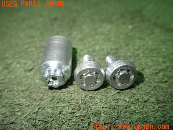 3UPJ=12270971]インプレッサ WRX-STi R205(GRB B型)純正 McGard マックガード ナビゲーションロック H0077YA000 中古_m2