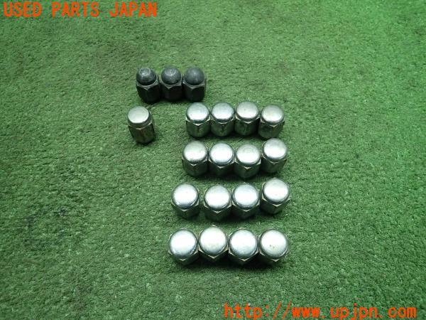 3UPJ=12420967]ランクルプラド(KZJ78W)70系 後期 ホイールナット 袋 M12 P1.5 異種混合 20点 中古_m3