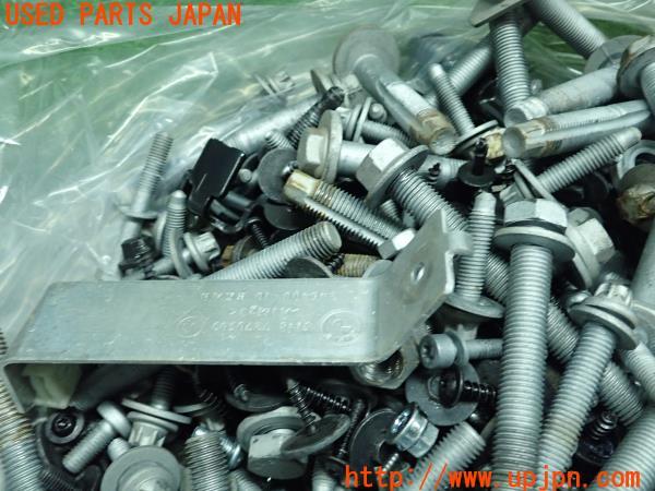 3UPJ=12470720]BMW i3 I01(1Z06)前期 2014y レンジ・エクステンダー装備車 ボルト ネジ ナット ステー類 セット ジャンク _m4