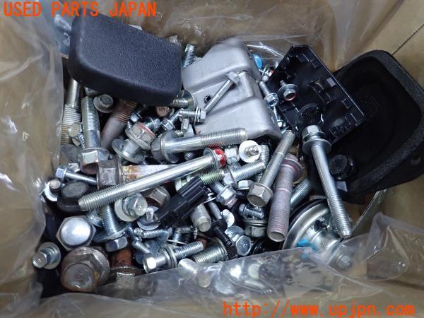 3UPJ=12490720]アウトランダーPHEV(GG3W)後期 ボルト ネジ ナット ステー類 セット ジャンク _m0