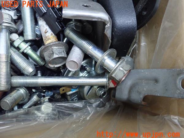3UPJ=12490720]アウトランダーPHEV(GG3W)後期 ボルト ネジ ナット ステー類 セット ジャンク _m2