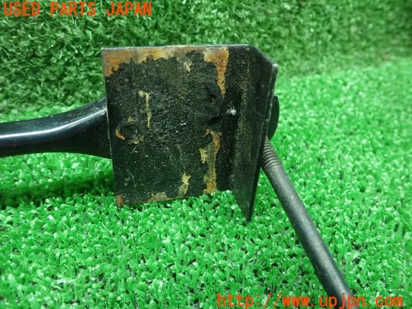 3UPJ=12990422]ソアラ(UZZ40)430SVC 純正 バッテリー固定金具 ボルト 中古_m2