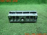 3UPJ=13030422]BMWミニ(MINI)クーパーSD(F55)2016y バッテリークランプブラケット 9312294 固定金具 中古_s1