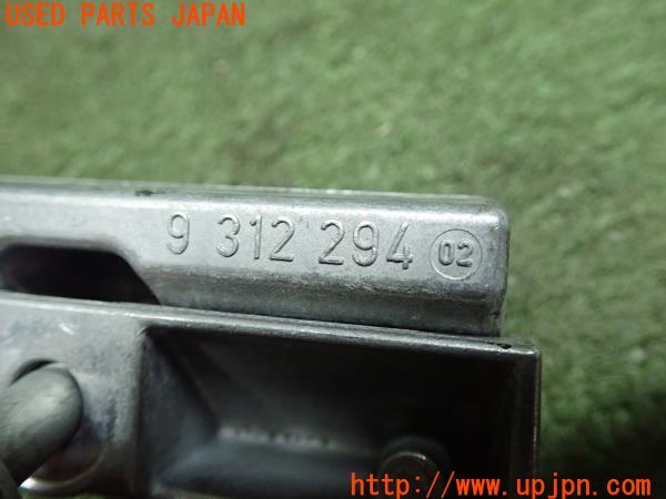 3UPJ=13030422]BMWミニ(MINI)クーパーSD(F55)2016y バッテリークランプブラケット 9312294 固定金具 中古_m4
