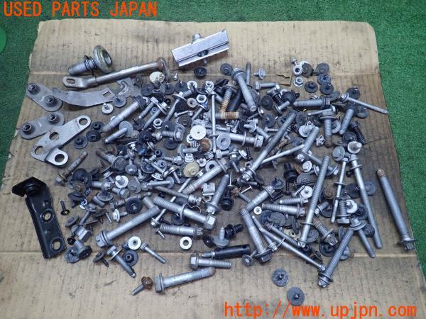 3UPJ=13040720]BMW X1(HT20 F48)ネジ・ナット・ステー類 セット ジャンク_m0
