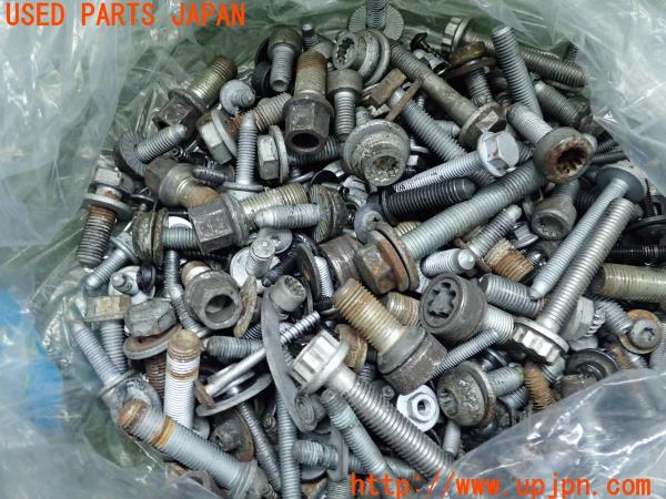 3UPJ=13090720]アウディA7 スポーツバック(4G8系)前期 2011y ボルト ネジ ナット ステー類 セット ジャンク _m0