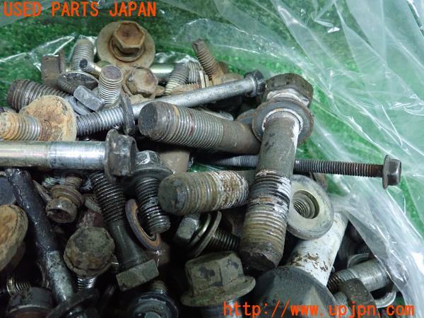 3UPJ=13220720]ランクルプラド(KZJ78W)SXワイド 70系 後期 ボルト ネジ ナット ステー類 セット ジャンク_m1