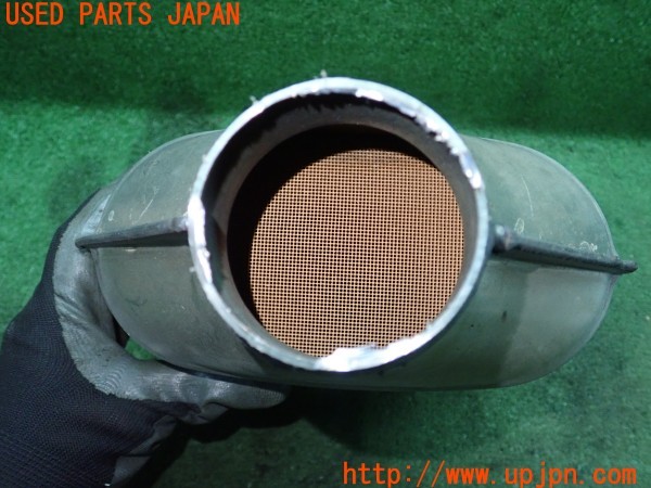 3UPJ=13230153]BMW X3(F25)2013ｙ 純正 触媒 マニバーター マテリアル 約1.8Kg 切断加工品 ジャンク_m2