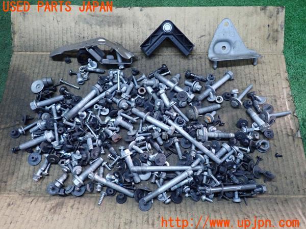 3UPJ=13240720]BMW X3(WX20 F25)ネジ・ナット・ステー類 セット ジャンク_m0