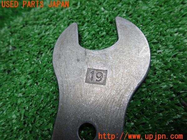 3UPJ=13260800]スカイライン(R32)GTS タイプX 後期 4ドアセダン スパナ・レンチ 工具 17/19mm 2点 中古_m3