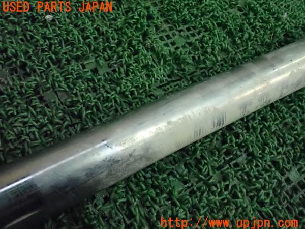 3UPJ=13340012]デリカ スペースギア(PF8W)後期 リアステップ リヤ バー ガード スチール 中古_m4